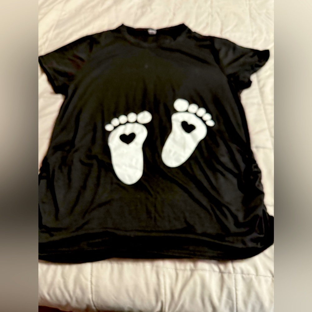 Black Maternity T-Shirt with Footprints
